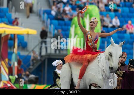 San Pietroburgo. 17 Giugno, 2017. Foto scattata a giugno 17, 2017 mostra la cerimonia di apertura della FIFA Confederations Cup 2017 a San Pietroburgo, Russia. Credito: Evgeny Sinitsyn/Xinhua/Alamy Live News Foto Stock