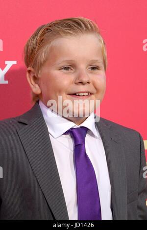 Los Angeles, CA, Stati Uniti d'America. 14 Giugno, 2017. Brogan Hall presso gli arrivi per baby driver Premiere, Ace Hotel Los Angeles, Los Angeles, CA il 14 giugno 2017. Credito: Priscilla concedere/Everett raccolta/Alamy Live News Foto Stock