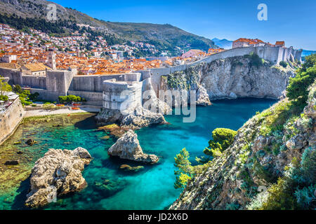 Vista aerea sul paesaggio di marmo sopra la città di Dubrovnik, Croazia. Foto Stock