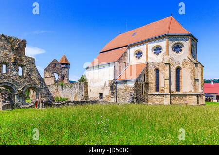 Charta, Sibiu. Rovine di epoca medievale Abbazia cistercense in Transilvania, Romania. Foto Stock