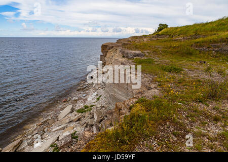 Scogliere lungo la costa in Paldiski, Estonia Foto Stock