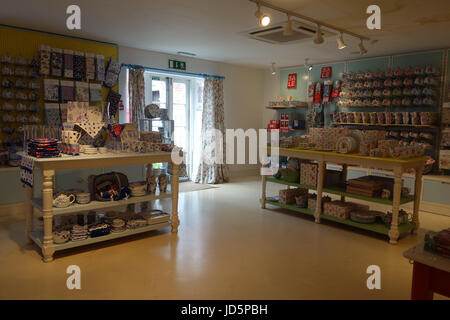 Visualizzazione di Cath Kidston prodotti in vendita nel negozio di York, England, Regno Unito Foto Stock