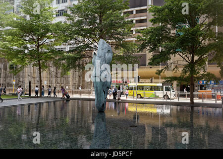 'Cavallo all' acqua di scultura alla Via Fiori, Taikoo Place, RAS di Hong Kong Foto Stock