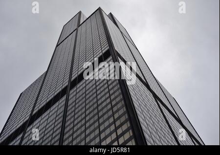 Completato nel 1973, la Willis Tower (allora chiamato Sears Tower) era il più alto edificio del mondo. Foto Stock