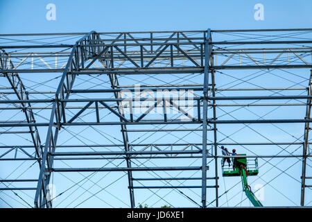 Miami Florida,Downtown,Biscayne Boulevard,Bayfront Park,Ultra Music Festival,palco struttura,sostegno strutturale,erezione,assemblaggio,scheletro metallico,che Foto Stock