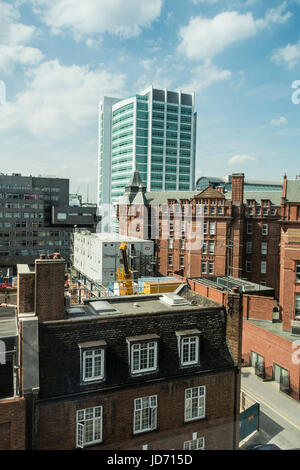 La costruzione del nuovo fascio di protoni unità di terapia presso la University College London Hospital (UCLH) Foto Stock