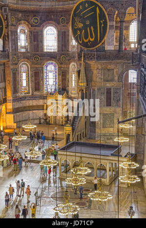 ISTANBUL, Turchia - 29 settembre: Hagia Sophia indoor shot il 29 settembre 2011 a Istanbul. Si tratta di un ex ortodossi basilica patriarcale, più tardi di un transistore MOS Foto Stock
