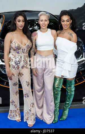 Londra, Regno Unito. Il 18 giugno 2017. Stooshe arriva per il global premiere di Transformers: l'Ultimo Cavaliere a Leicester Square a Londra. Foto: Bettina Strenske/Alamy Live News Foto Stock