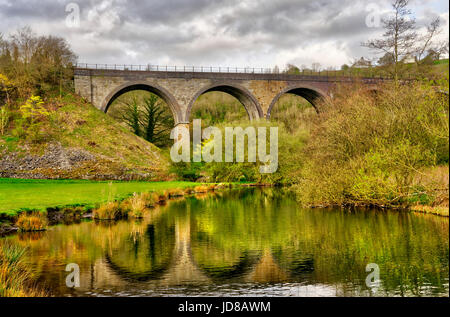 Headstone viadotto, talvolta chiamato Monsal Dale viadotto, nel distretto di picco nel Derbyshire, Regno Unito Foto Stock