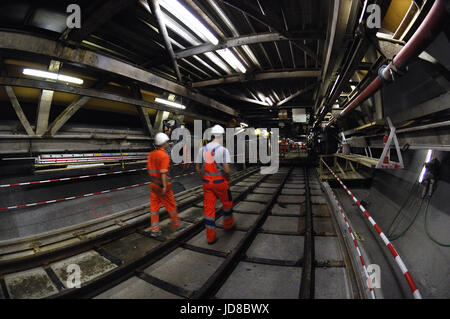 La metropolitana la lavorazione con macchinari specifici in Svizzera Foto Stock