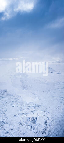 Vista aerea del paesaggio polare e cielo tempestoso, Islanda, l'Europa. Natura Islanda 2017 freddo inverno Foto Stock