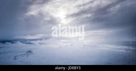 Vista aerea del paesaggio polare e cielo tempestoso, Islanda, l'Europa. Natura Islanda 2017 freddo inverno Foto Stock