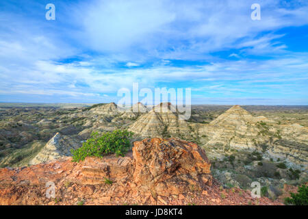 Pagliaio buttes in terry badlands vicino a terry, montana Foto Stock