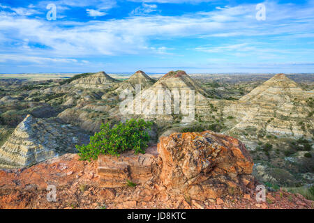 Pagliaio buttes in terry badlands vicino a terry, montana Foto Stock