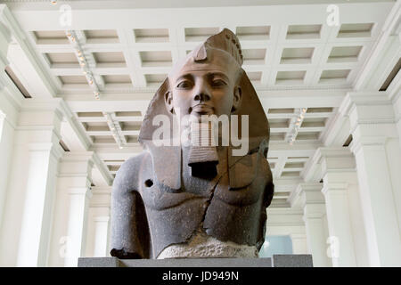 Regno Unito Londra - Aprile 08, 2015: British Museum. Busto di re Ramesse II Foto Stock