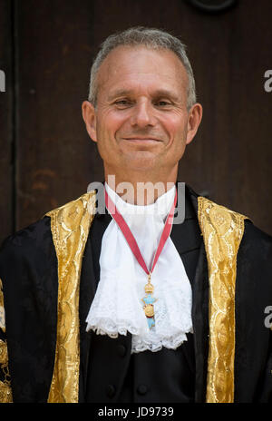 Il nuovo signore cancelliere David Lidington al giudice di ingresso al Royal Courts of Justice, nel centro di Londra prima di essere installato. Foto Stock