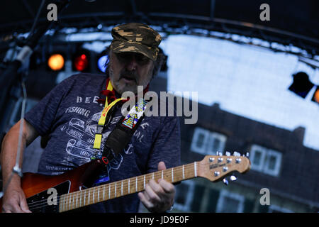 Worm, Germania. Il 18 giugno, 2017. Miller Anderson suona dal vivo sul palco del 2017 Jazz e gioia Festival in worm. Credito: Michael Debets/Pacific Press/Alamy Live News Foto Stock