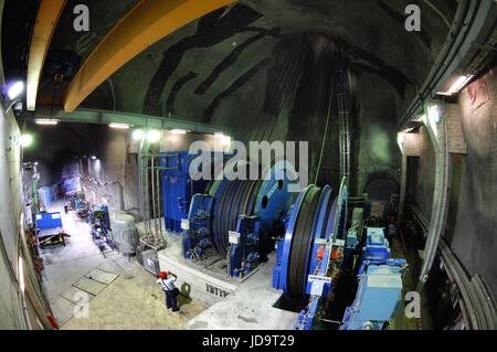 La metropolitana la lavorazione con macchinari specifici in Svizzera Foto Stock