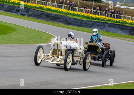 1909 Benz 200hp 'Blitzen Benz' con Autista Hermann Layher durante la S.F. Bordo gara del trofeo a Goodwood GRRC LXXV Assemblea dei Soci, Sussex, Regno Unito. Foto Stock