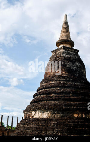 Sukhothai parco storico della città vecchia di Thailandia antica statua del Buddha al Wat Mahathat in Sukhothai Historical Park,Thailandia Foto Stock