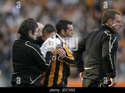 NICKY BARMBY CON sanguinosa naso HULL CITY V PORTSMOUTH KC Stadium Hull Inghilterra 04 aprile 2009 Foto Stock