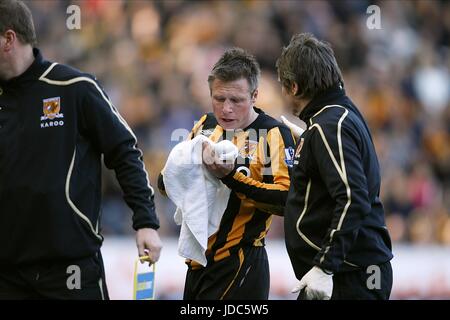 NICKY BARMBY CON sanguinosa naso HULL CITY V PORTSMOUTH KC Stadium Hull Inghilterra 04 aprile 2009 Foto Stock