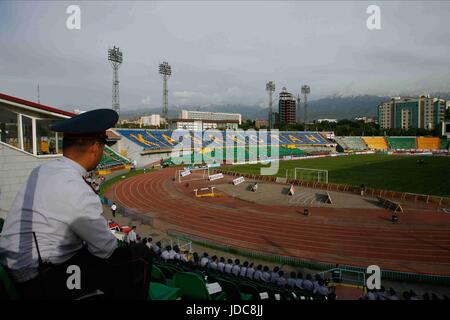 Lo stadio centrale GUARD KAZAKISTAN V INGHILTERRA Coppa del Mondo allo stadio centrale di Almaty Kazakhstan 06 Giugno 2009 Foto Stock