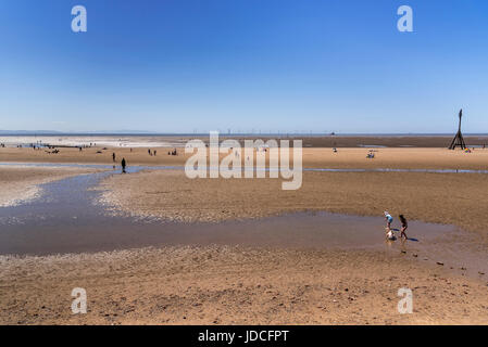 Le estati giorno su Crosby beach. Merseyside Foto Stock