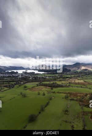 Vedute aeree su Keswick da Applethwaite, compresi Derwent Water Foto Stock