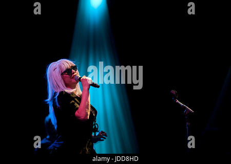 Debbie Harry esegue con Blondie Foto Stock