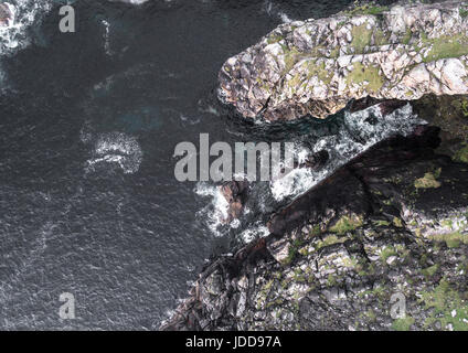 Vista aerea di scogliere a Garenin, Lewis, Ebridi Esterne Foto Stock