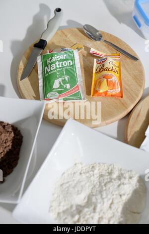 Seesen, Germania. 12 Giugno, 2017. Rendendo i biscotti con una macchina Thermomix, in Germania, città di Seesen, 12. Giugno 2017. Foto: Frank può | in tutto il mondo di utilizzo/dpa/Alamy Live News Foto Stock