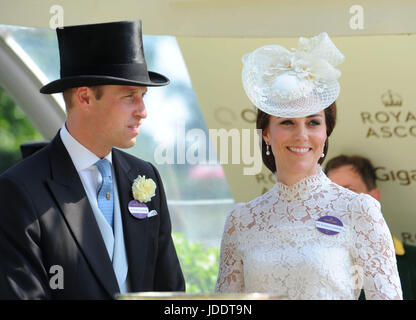 Ascot, Regno Unito. Xx Giugno, 2017. Il Duca e la Duchessa di Cambridge presso il Royal Ascot Berkshire, Regno Unito. Xx Giugno, 2017.Credit: John Beasley/Alamy Live News Foto Stock