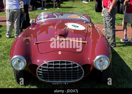 Hershey Pa-Giugno 11, 2017: 1951 Ferrari 212 Spider di esportazione, Fontana sorge su schermo di eleganza a Hershey. Foto Stock