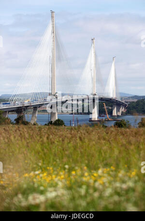 Una vista generale del nuovo Queensferry attraversando ponte a South Queensferry. Il nuovo ponte sarà aperto al traffico il agosto 30 ministri hanno annunciato. Foto Stock