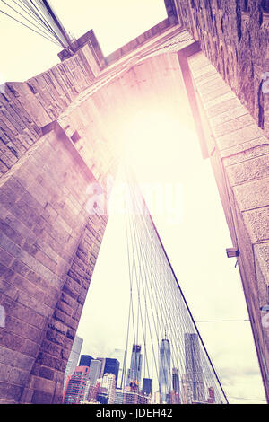 Vintage stilizzata ampio angolo foto del Ponte di Brooklyn, New York City, Stati Uniti d'America. Foto Stock