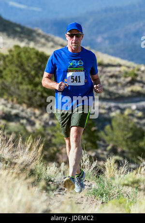 Guide maschio competere nel Festival Fibark trail run; Salida; Colorado; USA Foto Stock