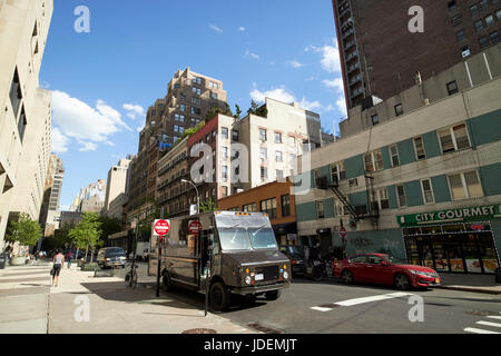 Vista lungo la West 27th street chelsea New York City USA Foto Stock