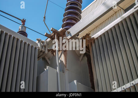 Comision Federal de Electricidad, impianto di energia geotermica, trasformatore di potenza con perdita olio problemi. Foto Stock