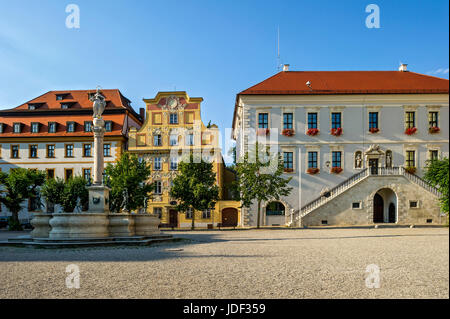 Zieglerhaus, Marienbrunnen, aristocratica town house Thurn- e Taxishaus, Municipio, Karlsplatz, Neuburg sul Danubio Foto Stock