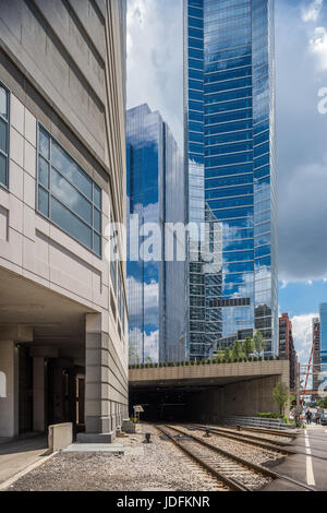 Metra i binari della ferrovia che portano nella stazione di Ogilvie Foto Stock