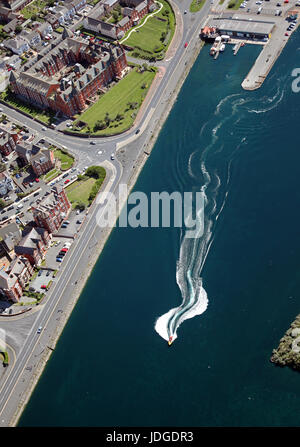 Vista aerea di una imbarcazione al King's Gardens, Southport, Lancashire, Regno Unito Foto Stock