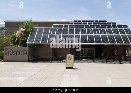 Il Royal Tyrrell Museum a Drumheller in Alberta, Canada. Il museo è un leader in paleontologia. Foto Stock