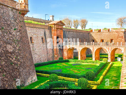 Castello di Montjuic sulla montagna Montjuic a Barcellona, Spagna. Il museo militare. Foto Stock