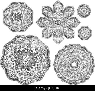 Linear incautamente disegnati a mano in un vettore sketch mandala ornamentali set. Abstract linea monocromatica sfondo arte collezione modello. Nero decor fioraio Illustrazione Vettoriale