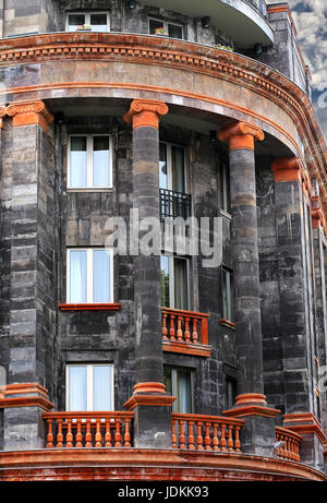 Muro di casa con le colonne Foto Stock