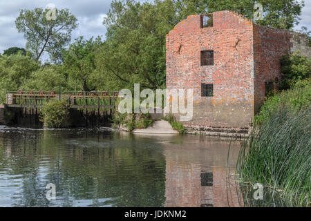 Tagliare il mulino, Sturminster Newton Dorset, England, Regno Unito Foto Stock