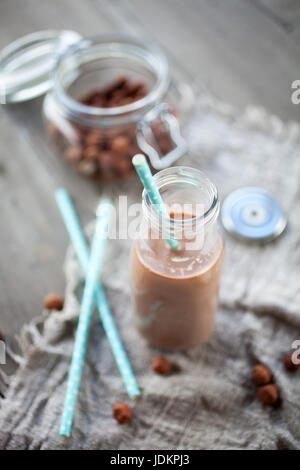 In casa senza latte e derivati del latte nocciola Foto Stock