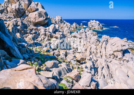 Enormi rocce di granito di formazioni in Capo Testa nel nord Sardegna, Italia. Foto Stock