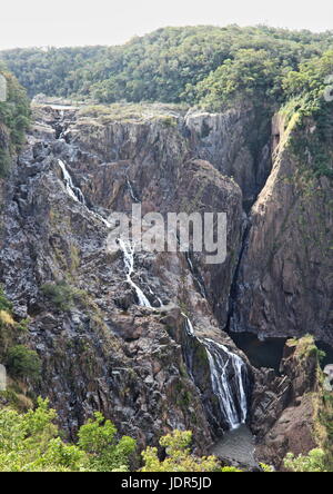 Barron cade nel Barron Gorge sul Fiume Barron vicino a Kuranda via Cairns QLD Australia Foto Stock